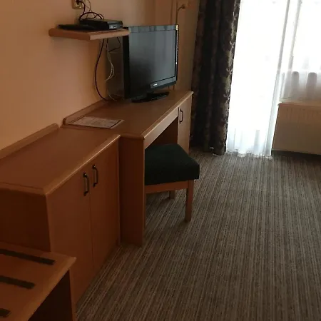 Hotel Forrest 3*